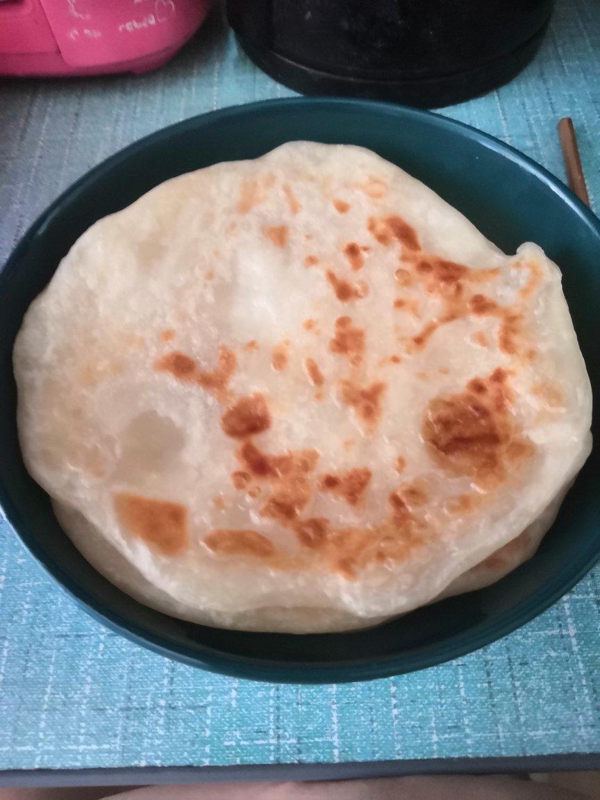 烙饼不硬的小窍门 掌握了你也能看出柔软多层凉了不硬的小油饼