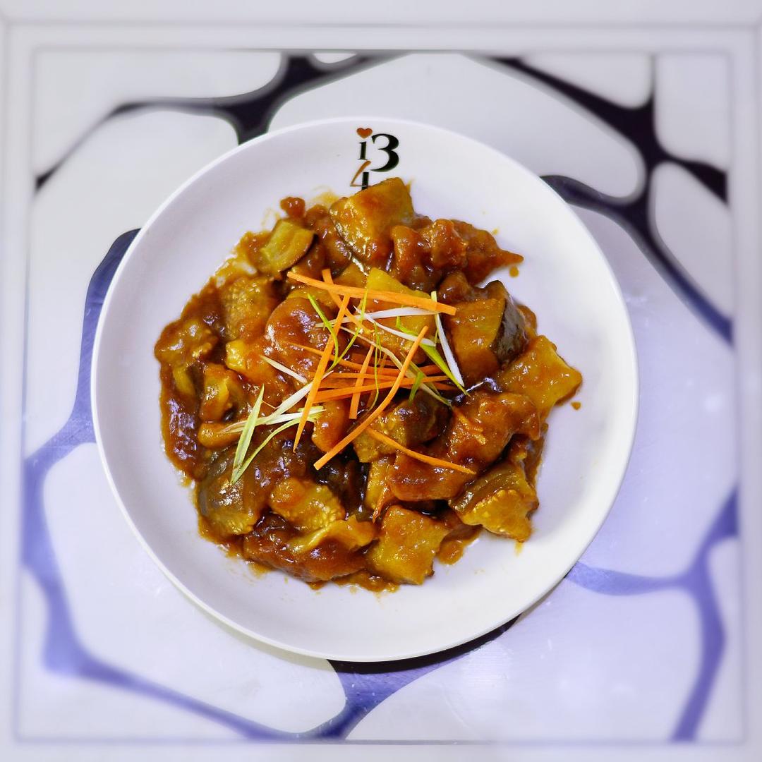 肉段烧茄子！东北菜的精髓：黢黑、稀neng、胶黏、齁咸、好吃