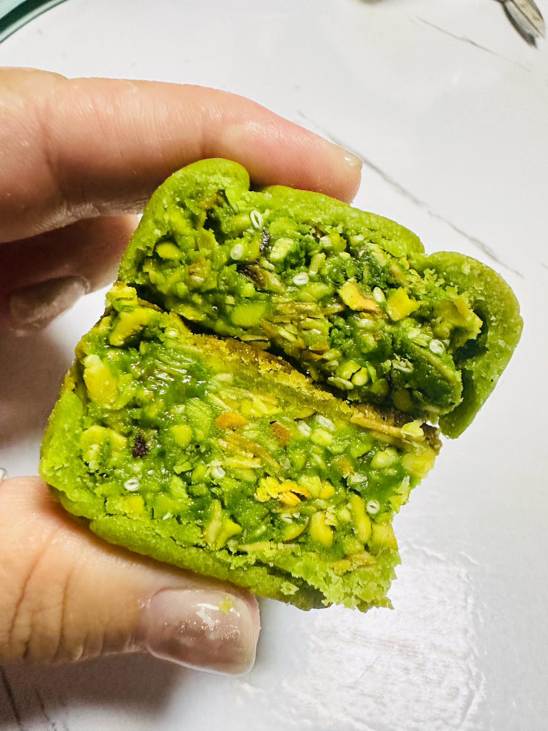 今年爆火的开心果脆皮月饼｜开心果霸霸月饼