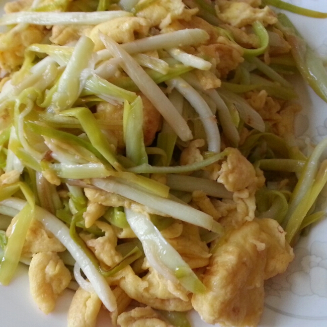蒜黄炒滑蛋