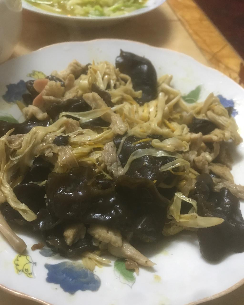 黄花菜木耳炒肉丝