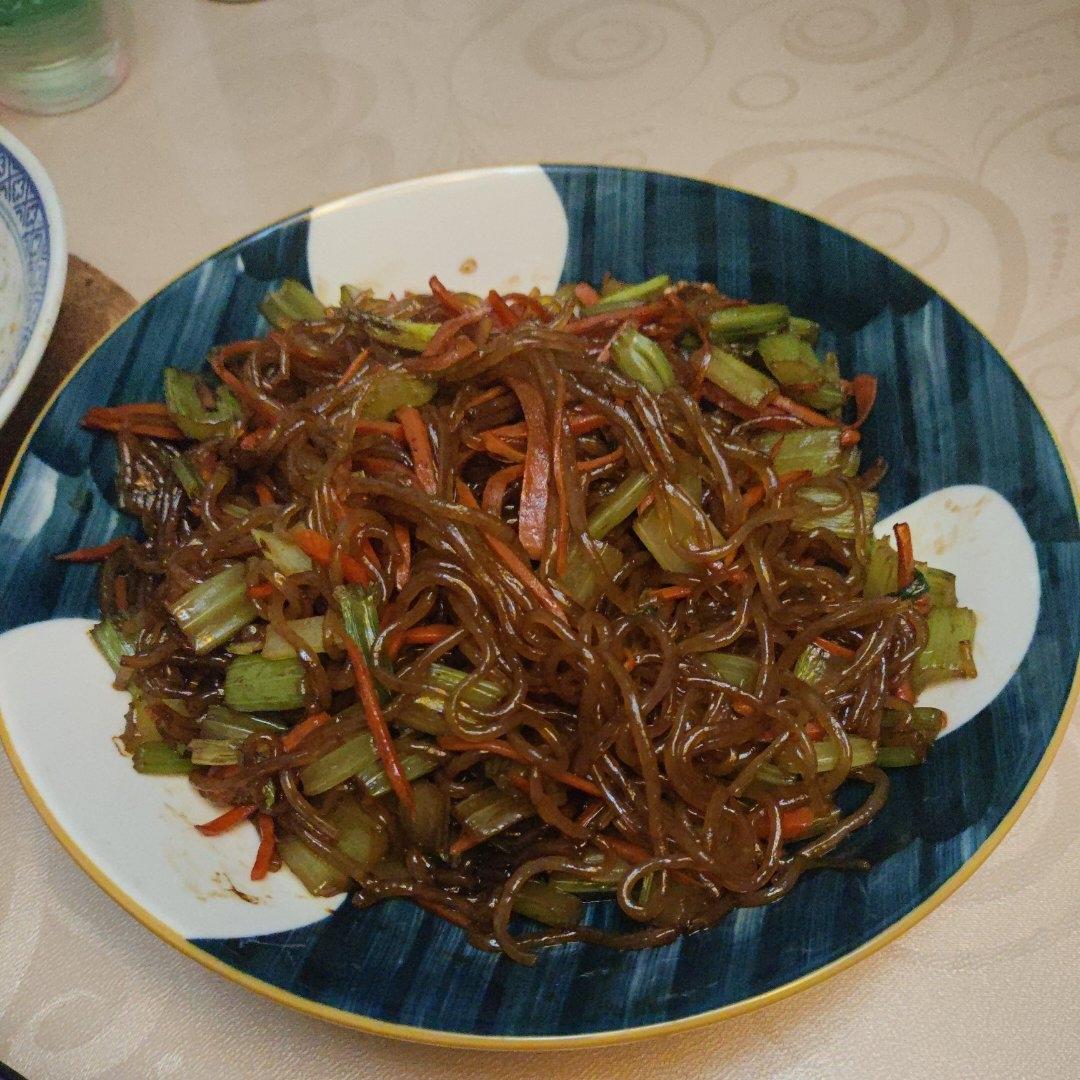 东北名菜-芹菜炒粉