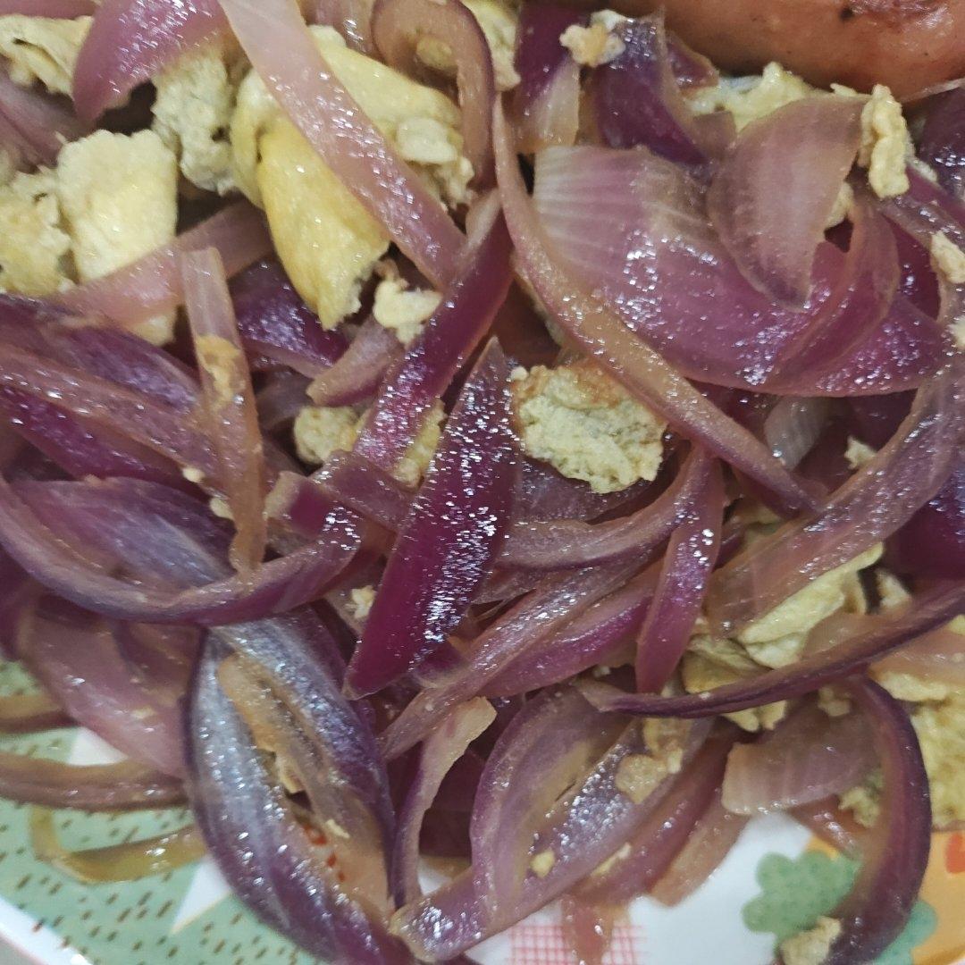 降压防癌的好食材  洋葱炒鸡蛋