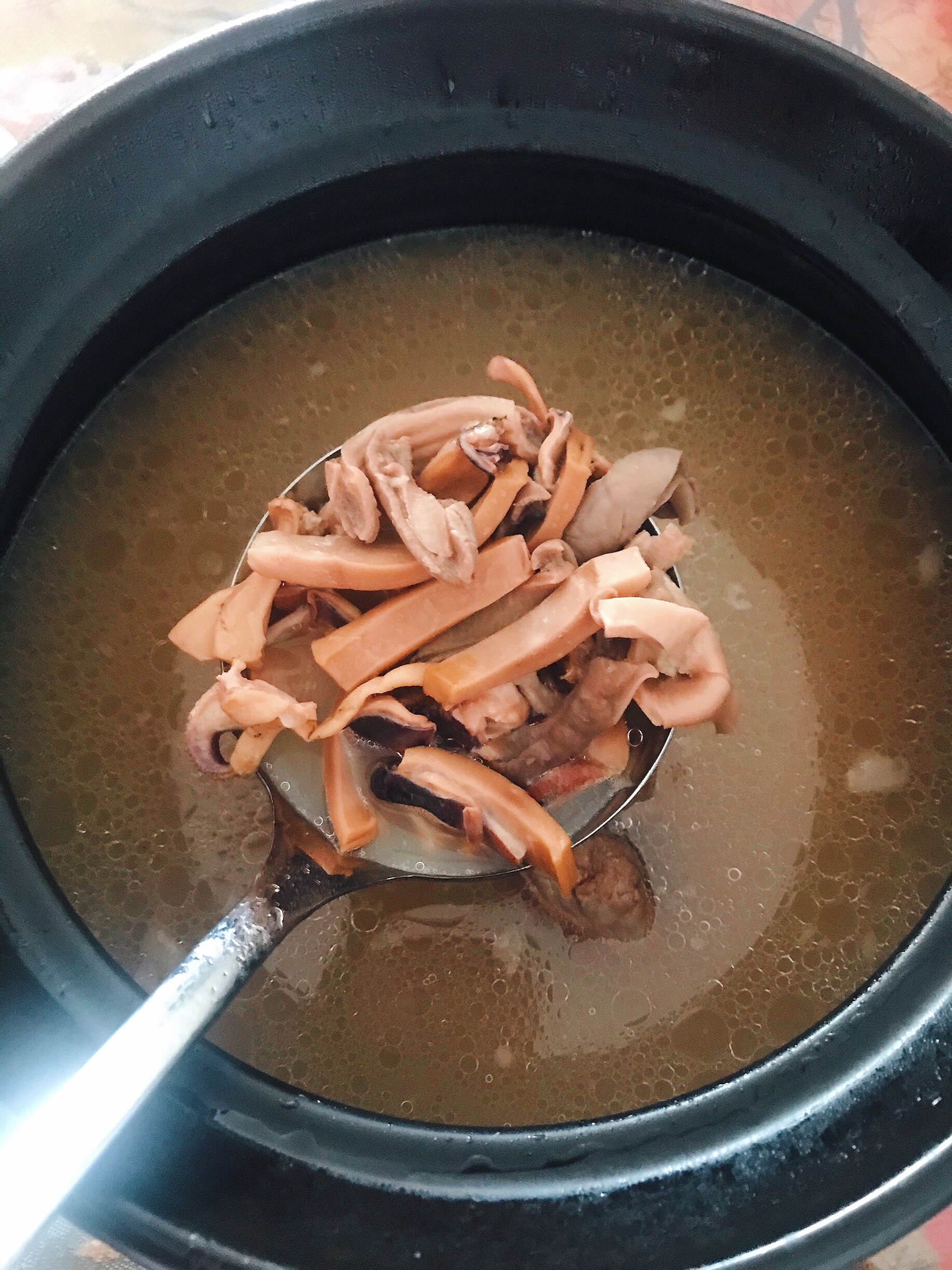 墨鱼猪肚汤的做法图片