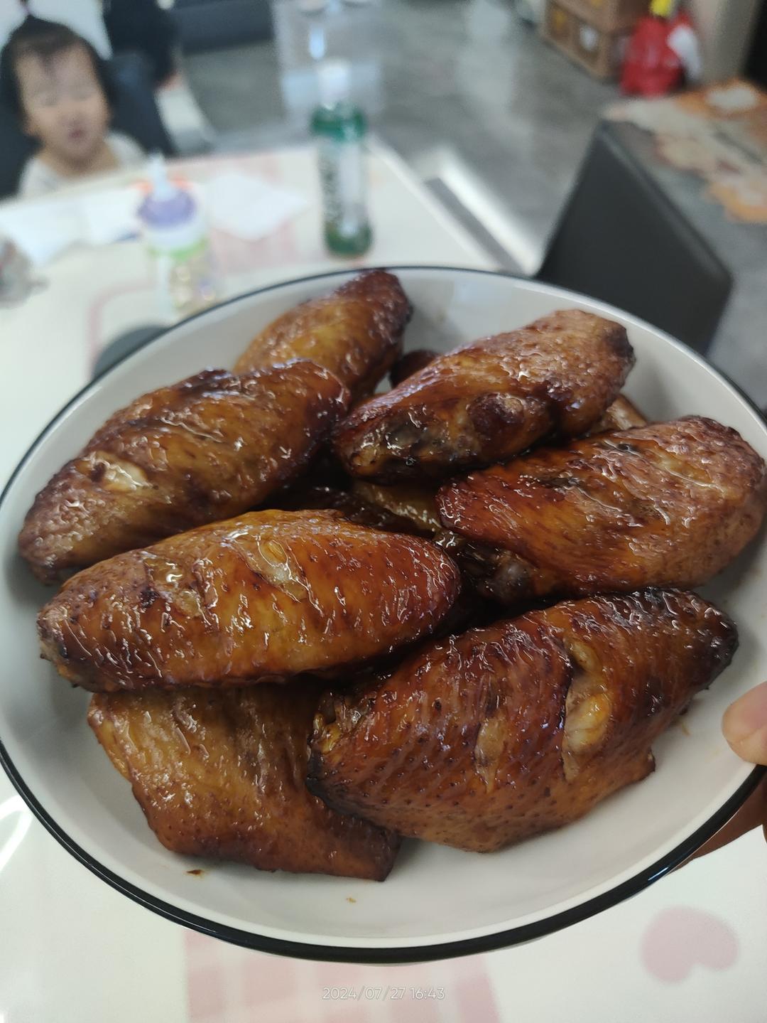 好吃到舔手指的蜜汁烤翅，完胜KFC鲜嫩多汁