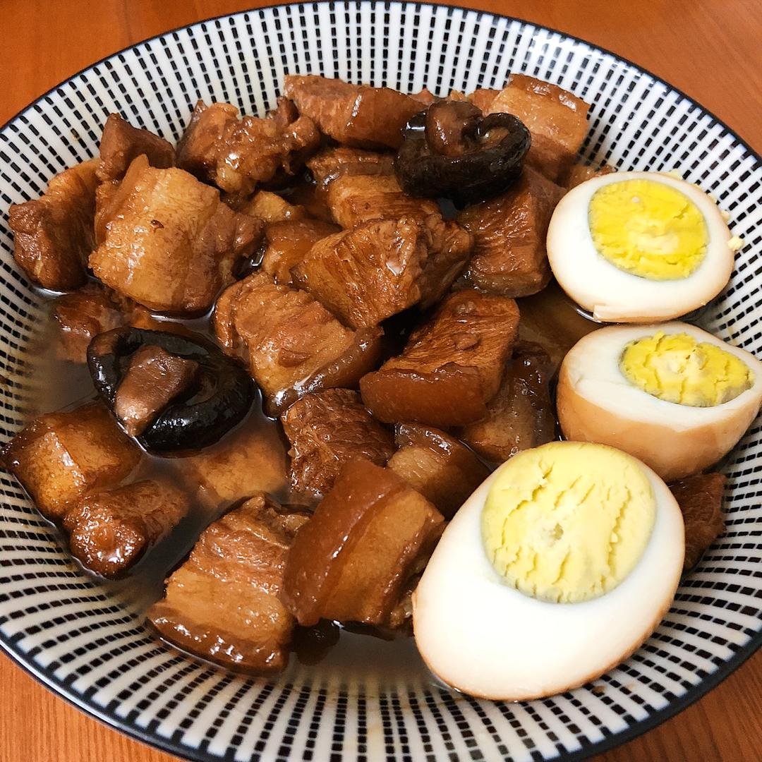 不放油的红烧肉+鹌鹑蛋