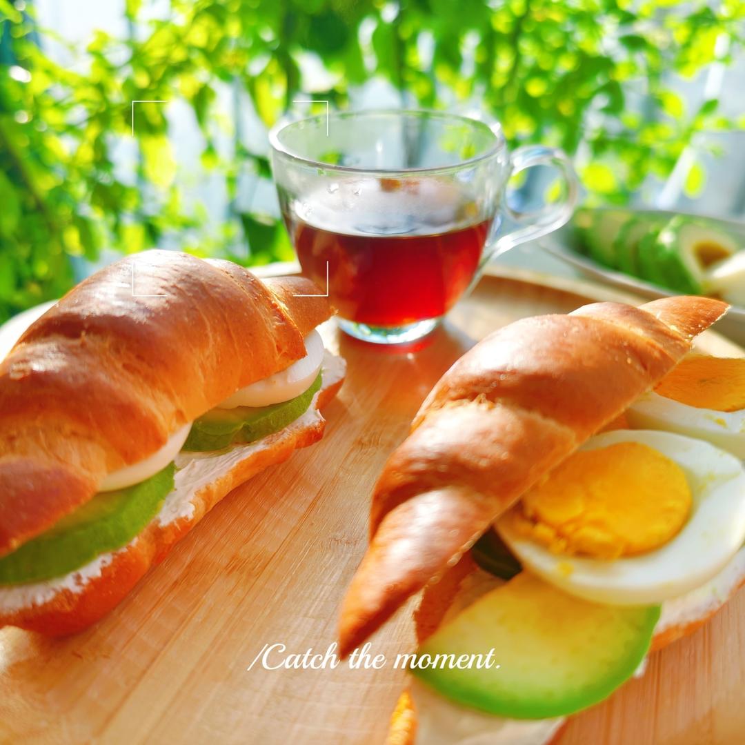 全麦淡奶油面包卷