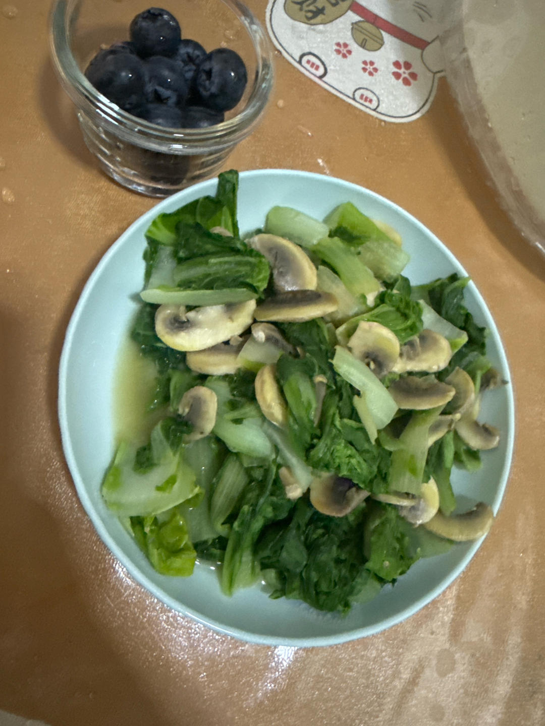 杭白菜炒裕灌白蘑菇