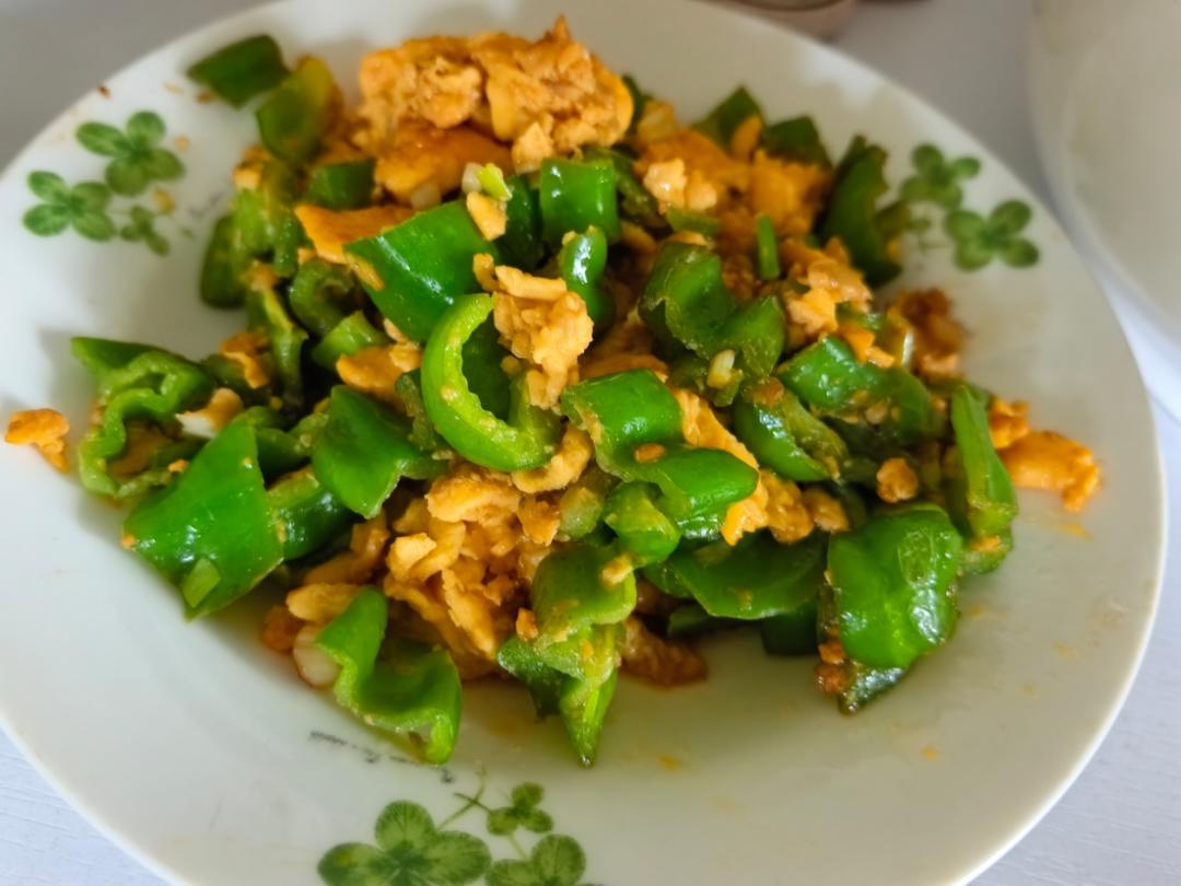 厨师长教你：“青椒炒鸡蛋”的家常做法 ,非常下饭