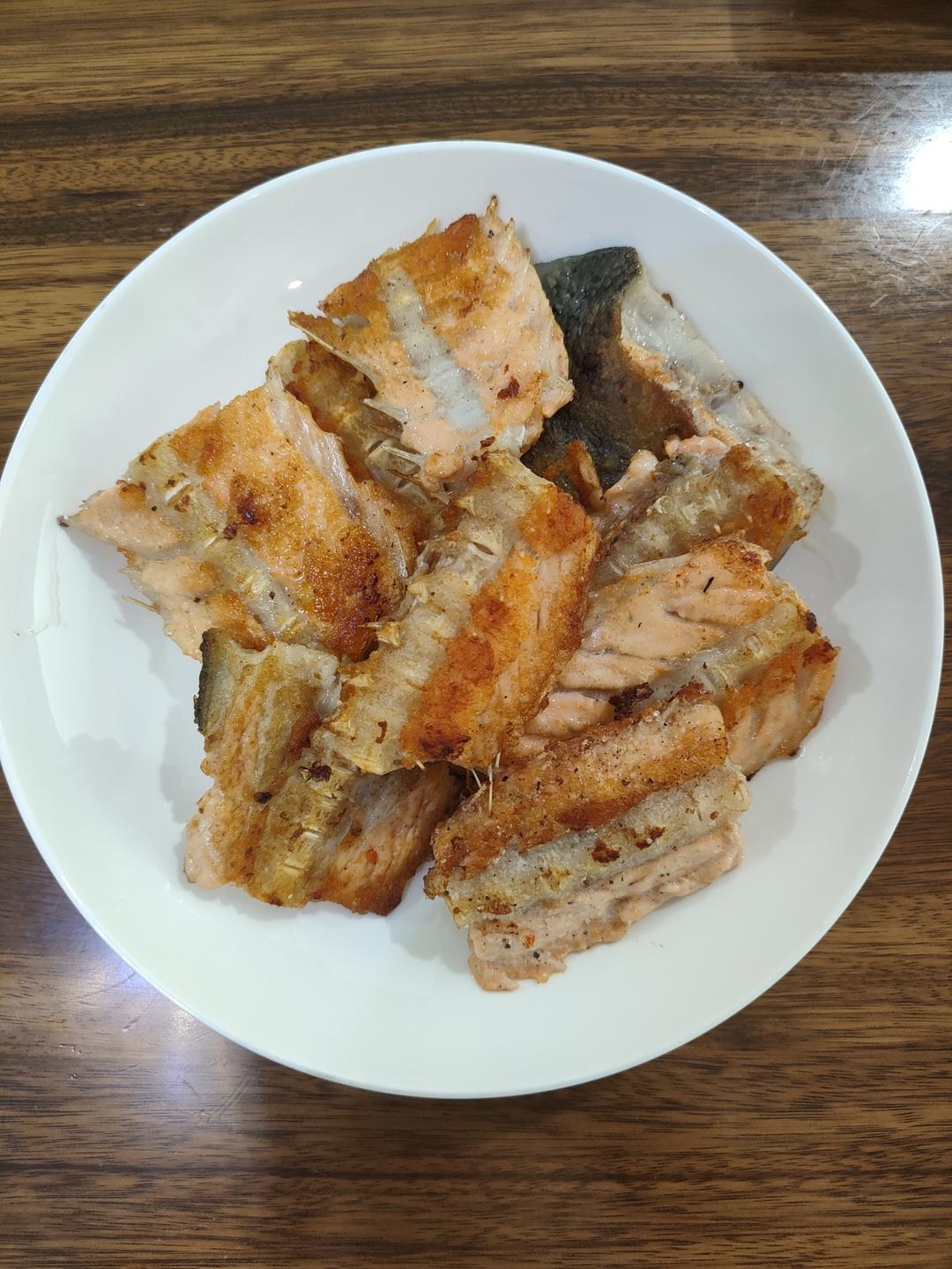 香煎三文鱼骨