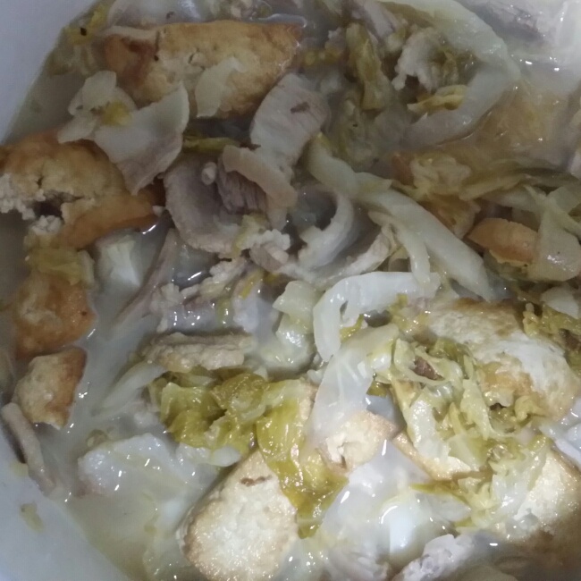 酸菜白肉_(╥﹏╥)%冬日獨享暖心炖菜