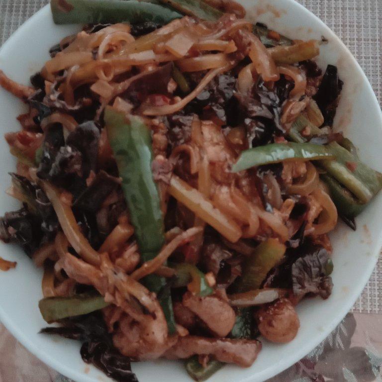 米饭🍚杀手鱼香鸡丝         （减脂期也可以吃）