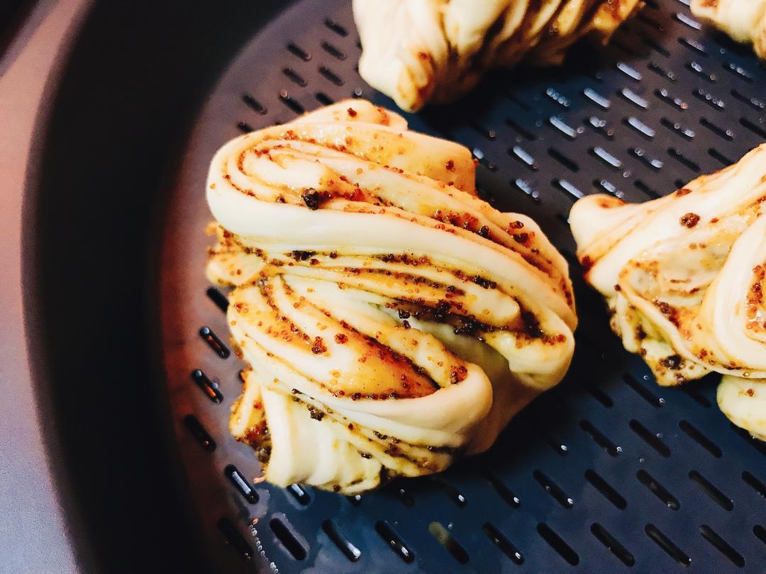 麻酱糖花卷的做法步骤图 麻酱糖花卷怎么做好吃 如风田田 下厨房