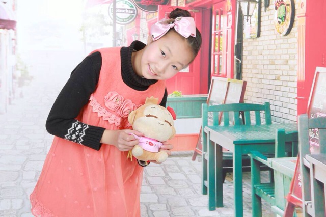 快乐的小女孩-2