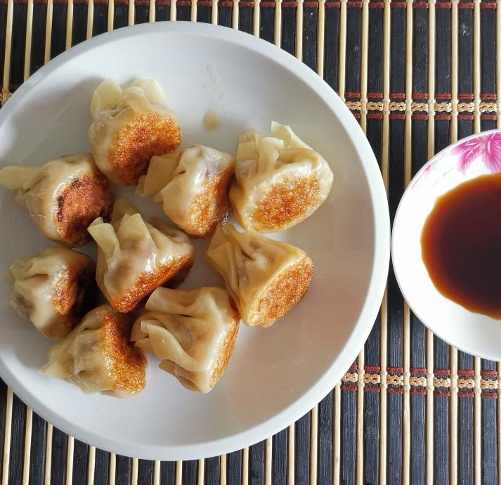 忘忧煎洋葱牛肉馄饨烧卖的做法