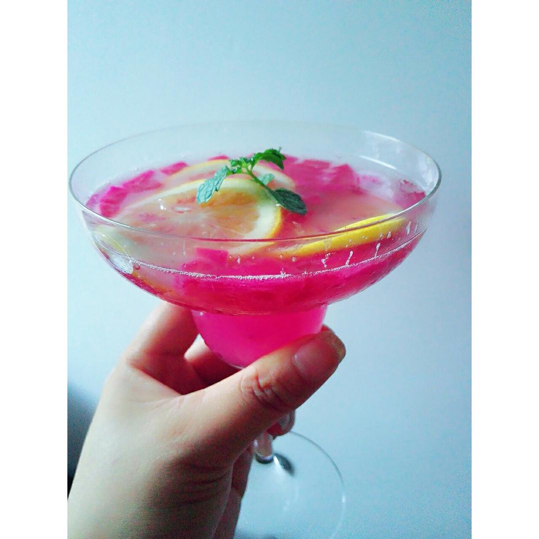 少女特饮蜜桃MOJITO鸡尾酒