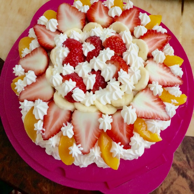 奶油水果装饰蛋糕