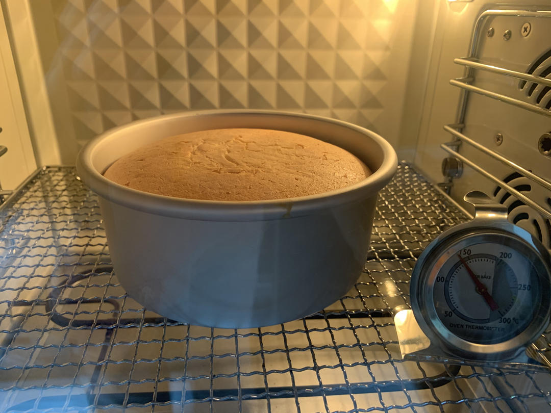 不塌不缩六寸戚风蛋糕