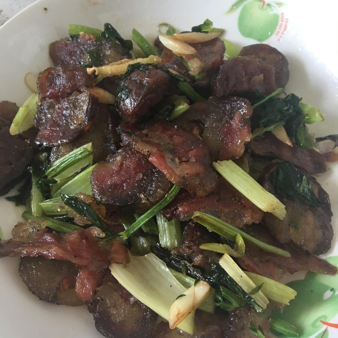 西芹炒腊肠（热菜）