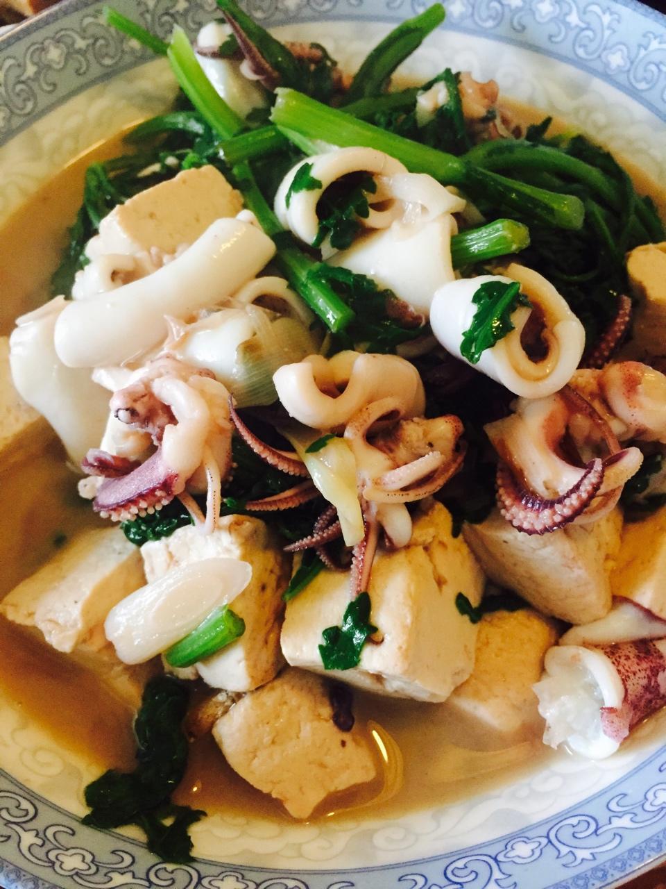 冰岛长老做的笔管鱼炖豆腐