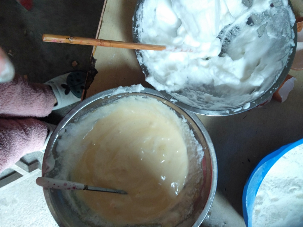 普通面粉也可以做蛋糕家里工具不够也可以做的做法 步骤4
