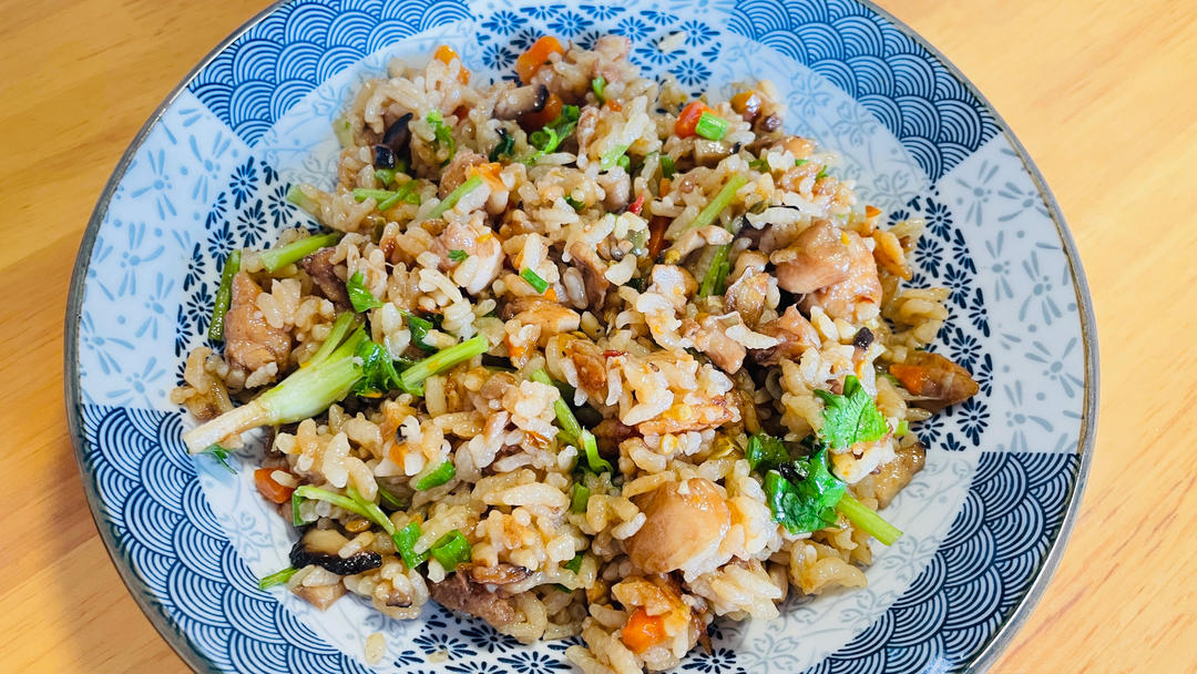 辣妹美食｜第二十六集 ㊙️香菇鸡腿焖饭🍗