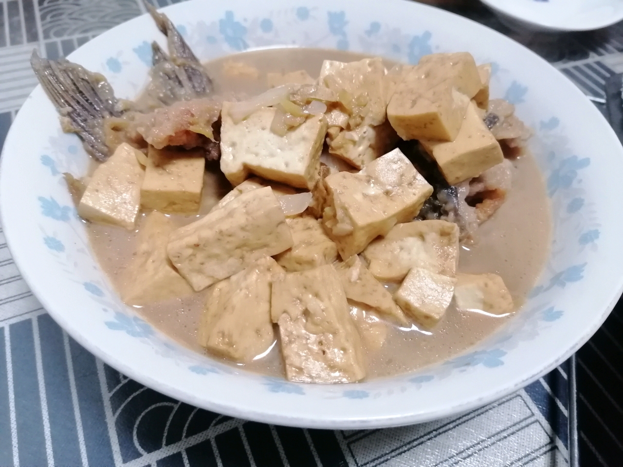 鱼炖豆腐