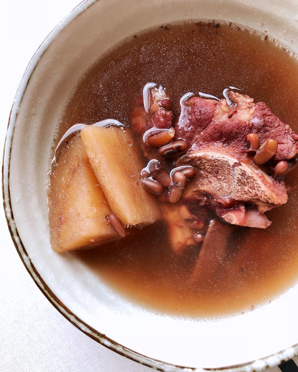 粉葛赤小豆龙骨汤