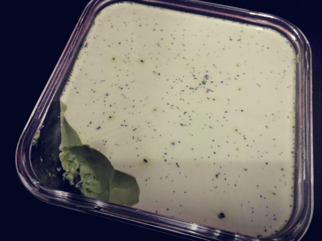 翡翠抹茶牛奶布丁