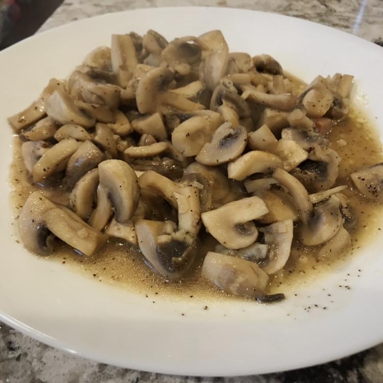 黄油黑胡椒煎蘑菇