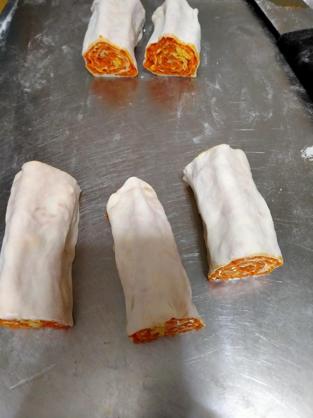 零失败的懒人胡萝卜菜卷，味道超棒的补钙素菜卷