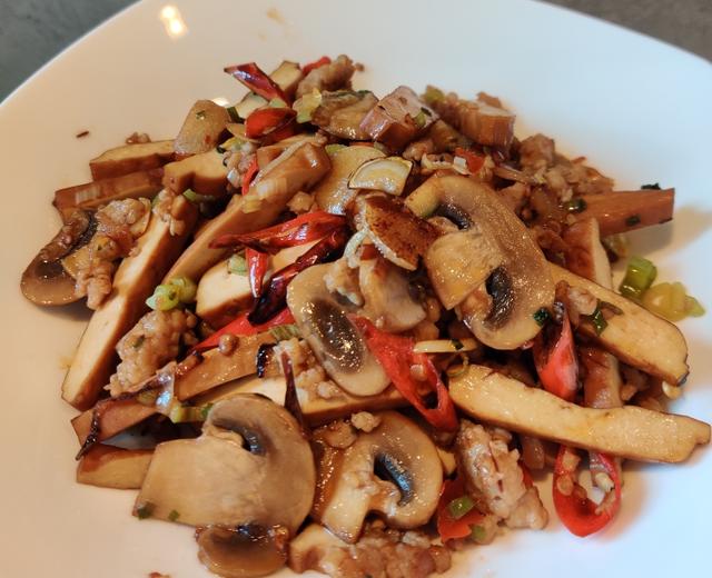蘑菇肉碎炒香干