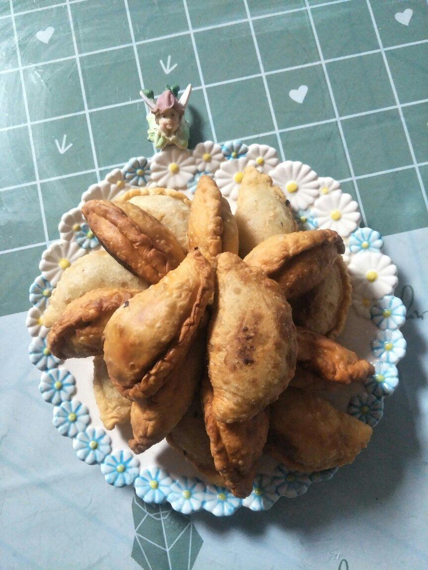 自由人爱美食做的饺子第101种吃法油炸黄金菜饺焦香酥脆凉了柔软劲道