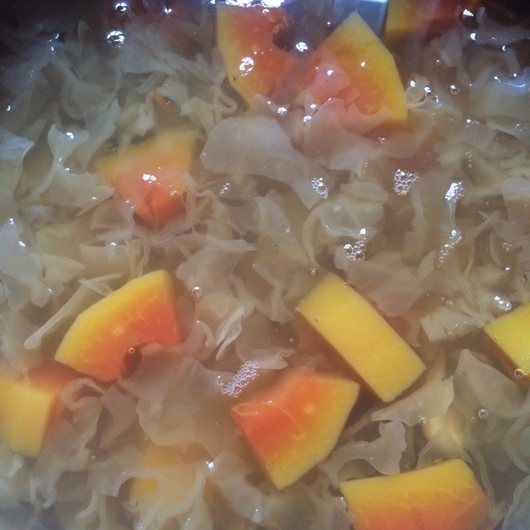 红枣木瓜银耳汤