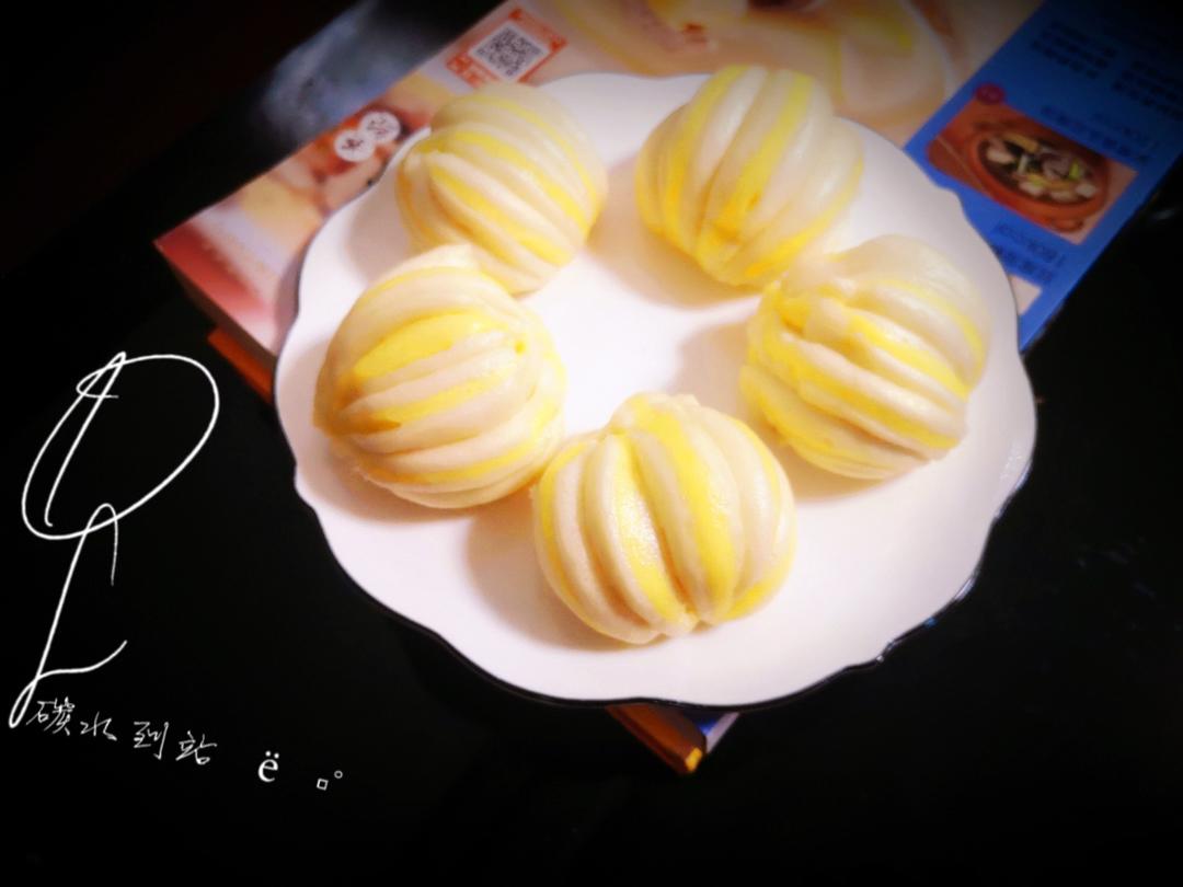 南瓜双色贝壳花卷