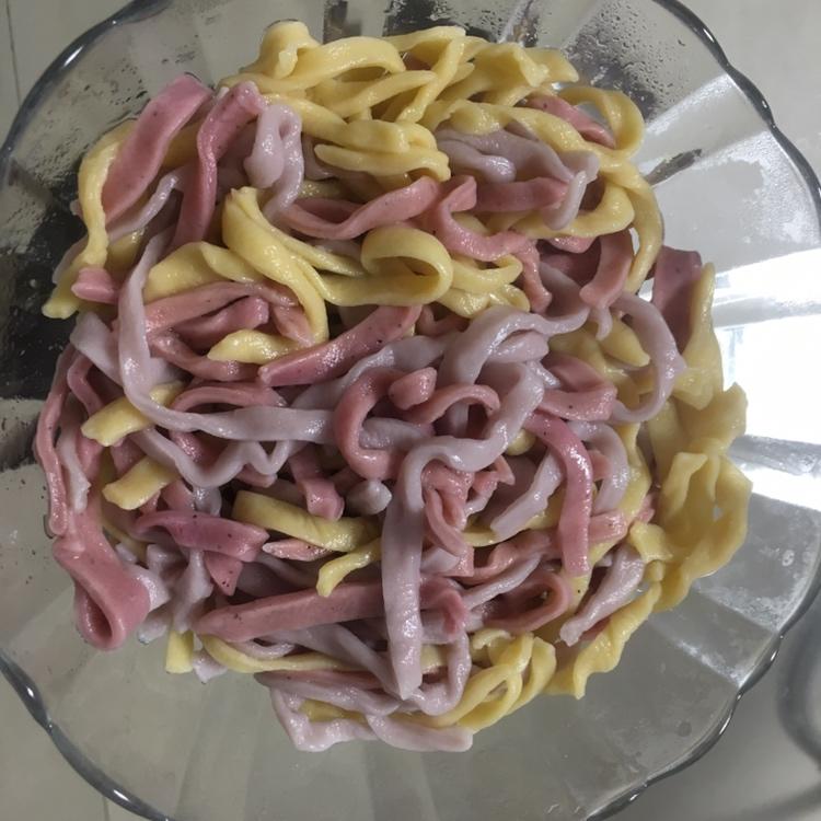 七彩面条