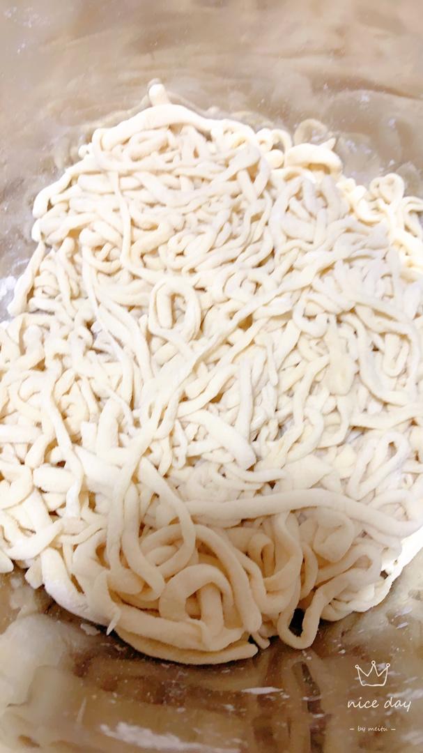 鸡蛋手擀面