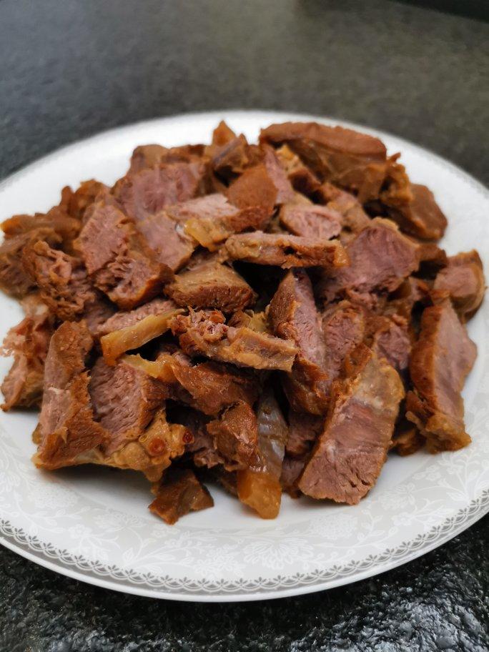卤牛肉