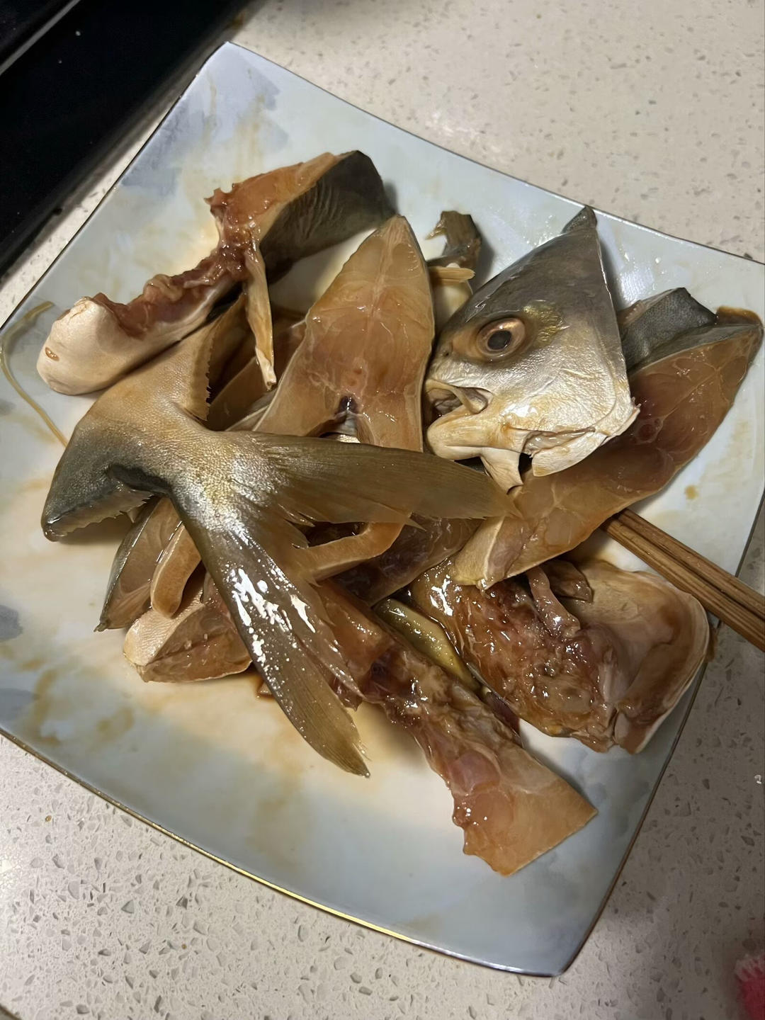 砂锅焖鱼煲