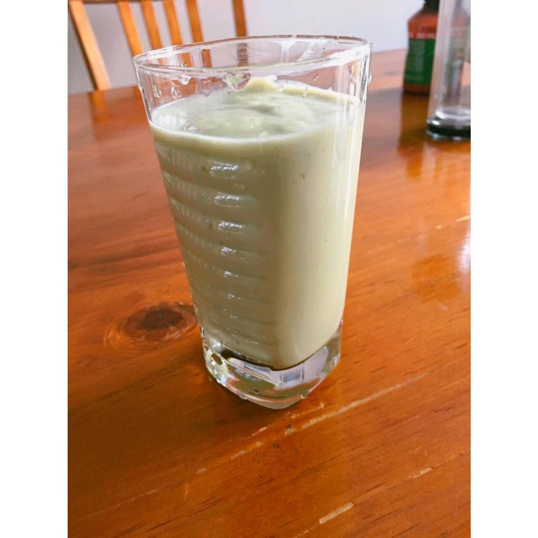 牛油果香蕉奶昔