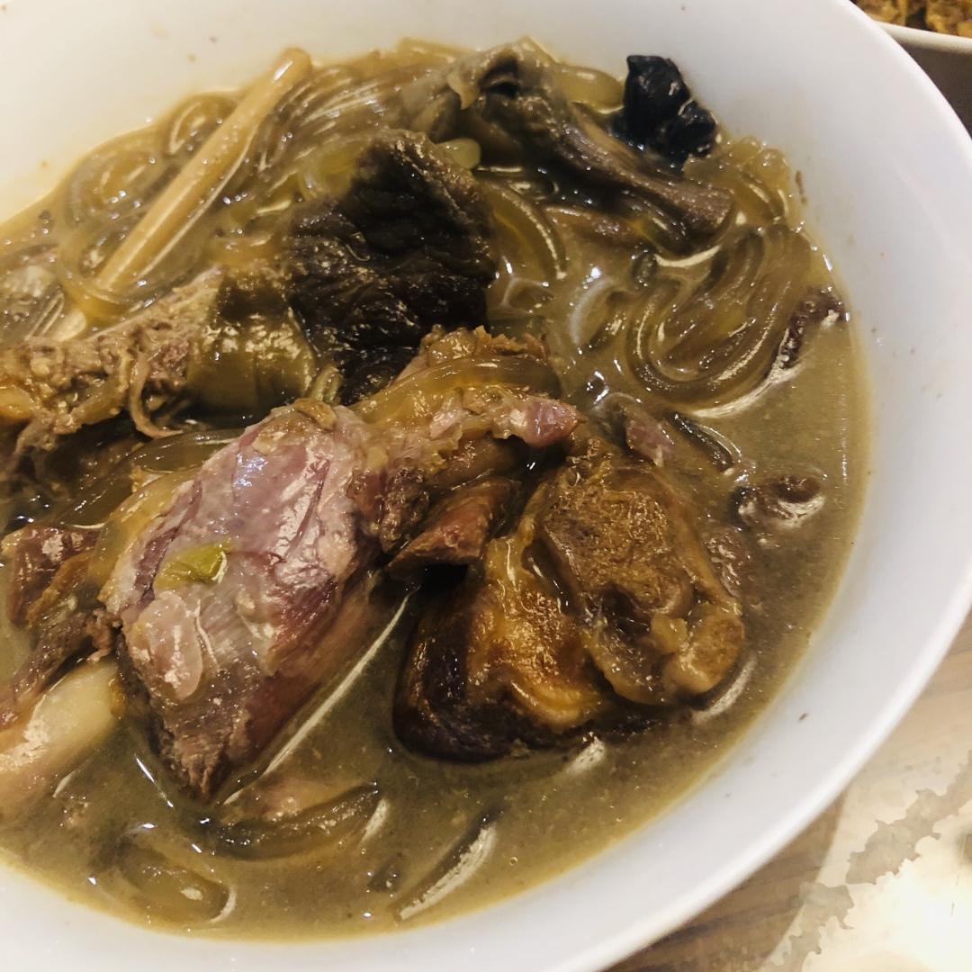小鸡炖蘑菇