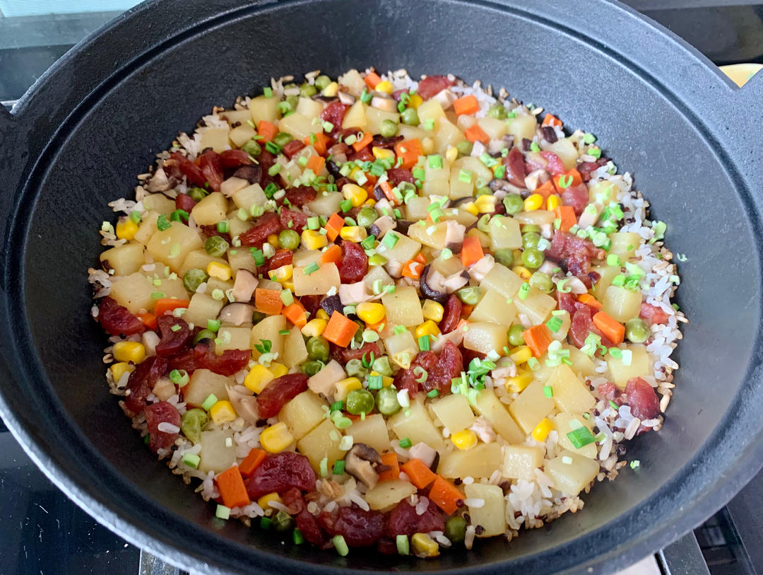 北鼎铸铁锅食谱｜香肠土豆饭
