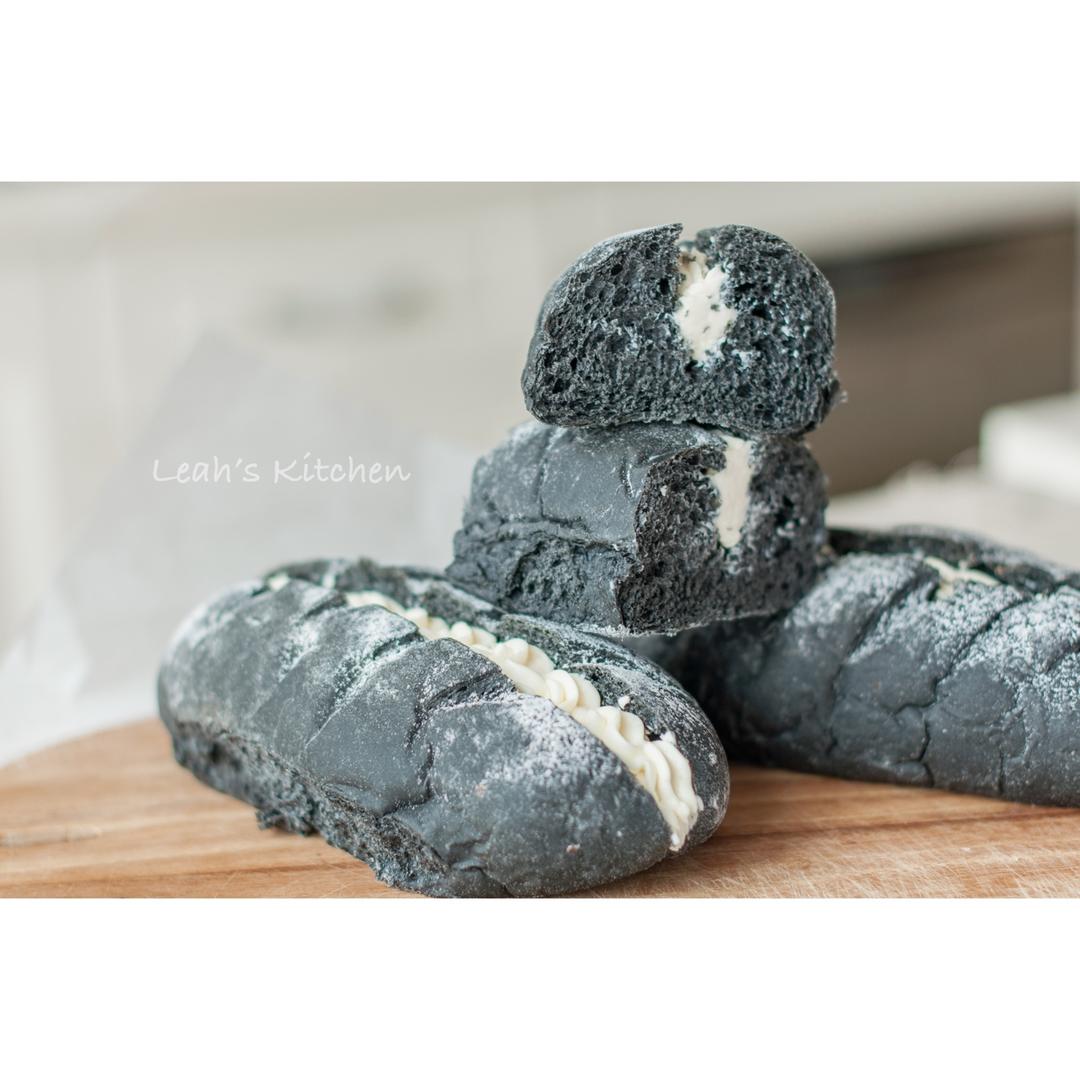 黑到底-墨鱼竹炭乳酪面包