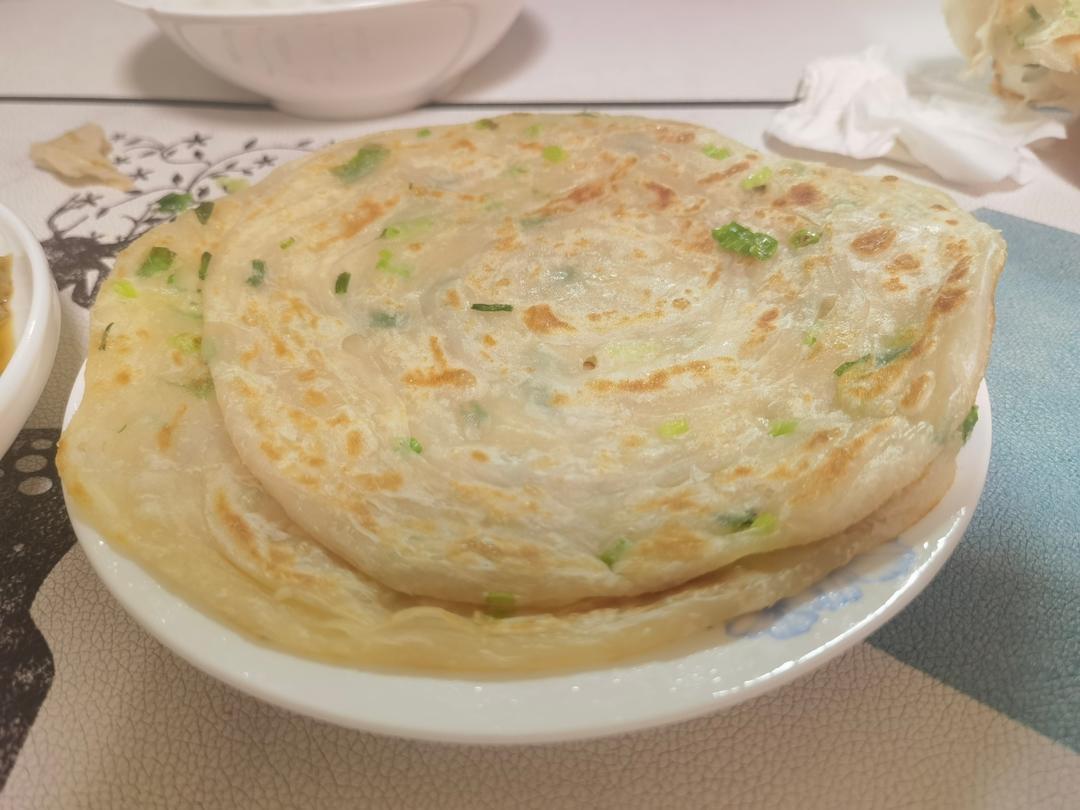 家常葱油饼 柔软多层 凉了也不硬 附细节视频详解