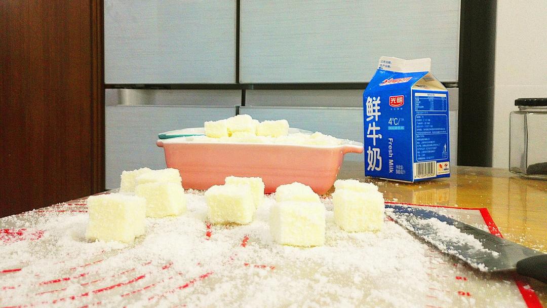 椰丝牛奶小方--椰浆版