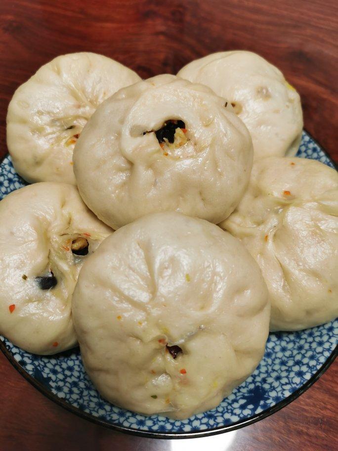 胡萝卜木耳鸡蛋素包子
