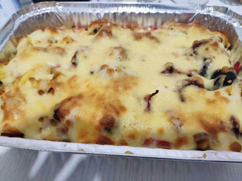 海鲜焗饭 Seafood Fried Rice with Cheesy Topping