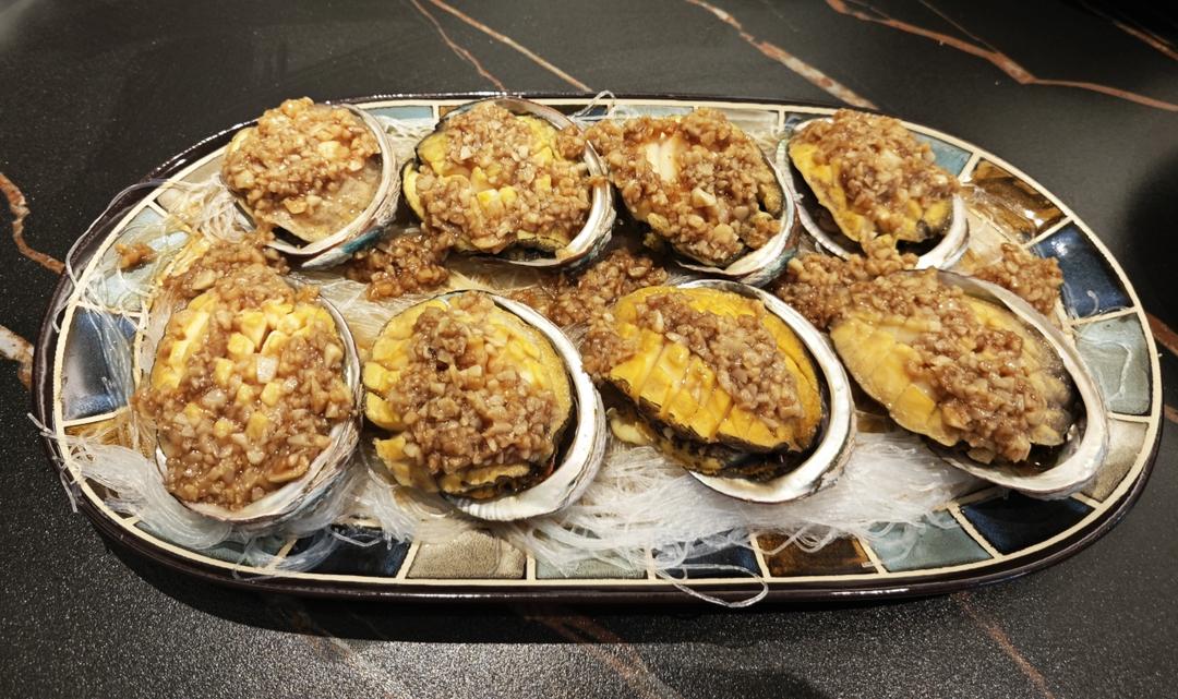 蒜蓉粉丝蒸鲍鱼
