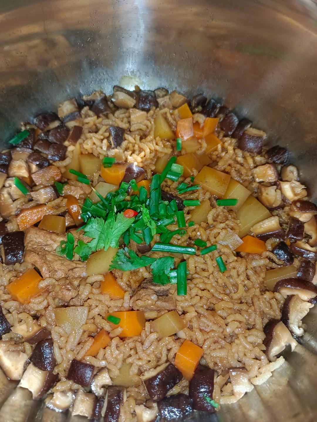 【排骨焖饭】