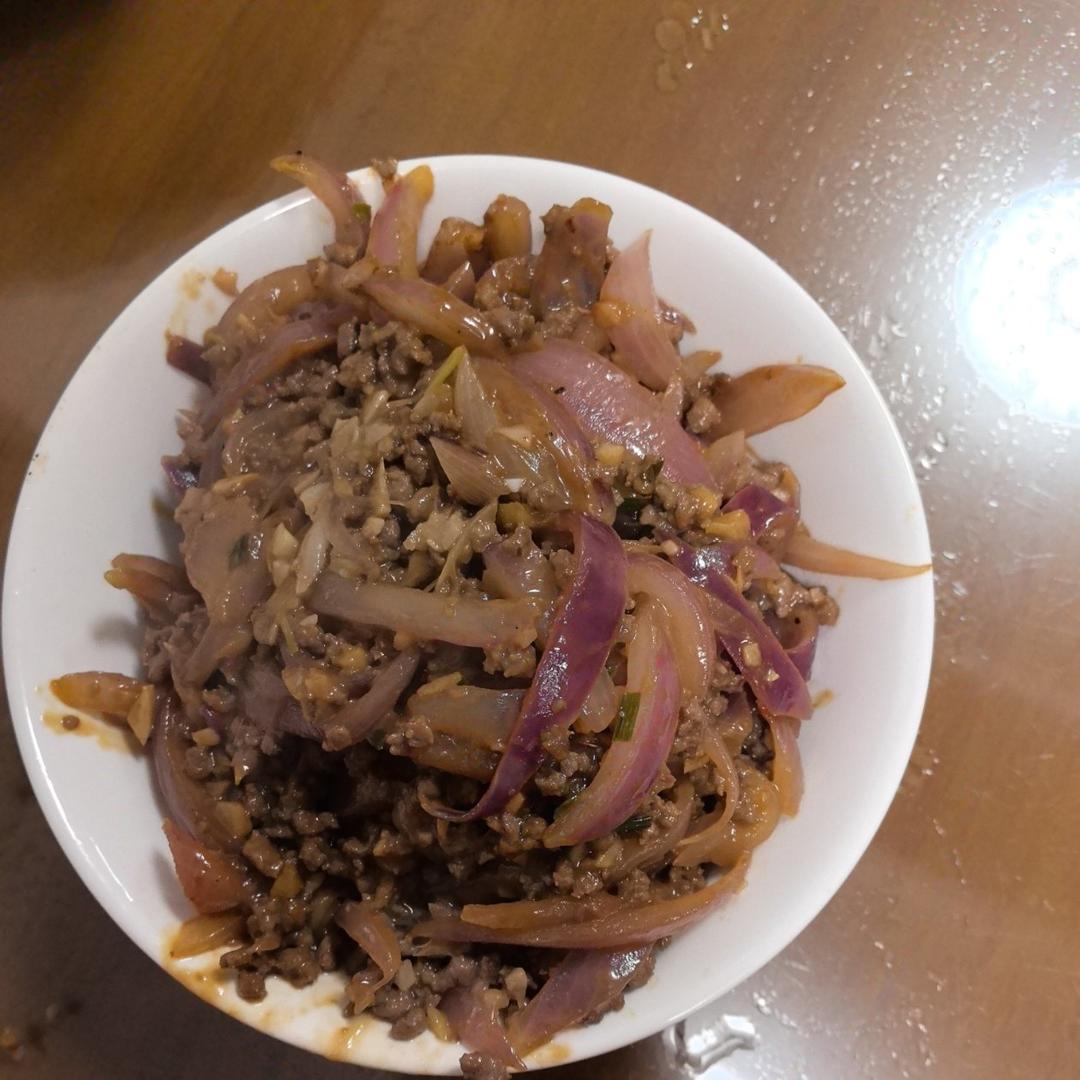 洋葱爆孜然牛肉